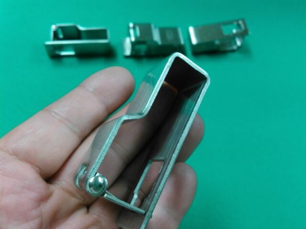 画像1: 片岡産業グレーチングワンタッチ連結金具 (1)