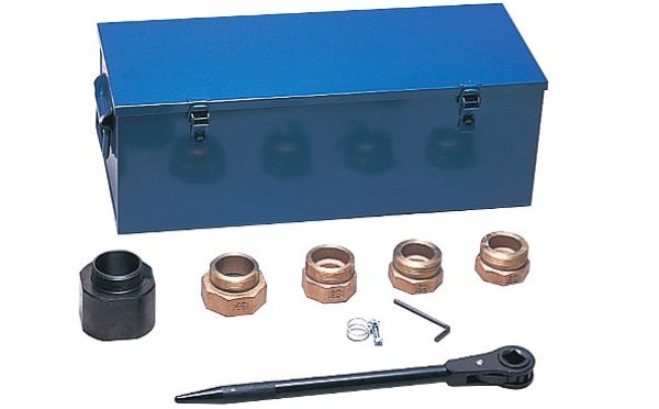 画像2: 前澤給装 配水ＰＥ用手動穿孔機２Ｎ型　標準セット（２０〜５０） (2)